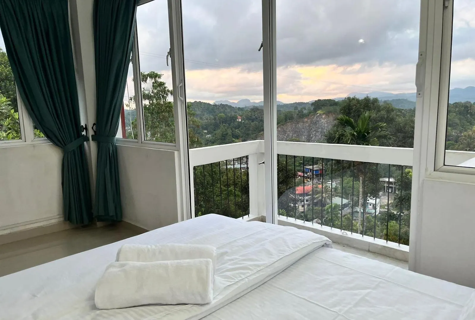 Sky Bliss By Mahaweli Hotel Kandy